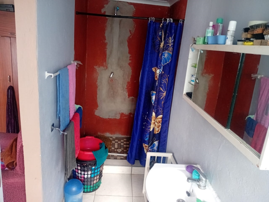 4 Bedroom Property for Sale in Kwanonqaba Western Cape